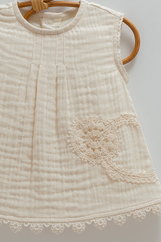 Dantel Detaylı Müslin Bebek Şort Takımı (Bej)