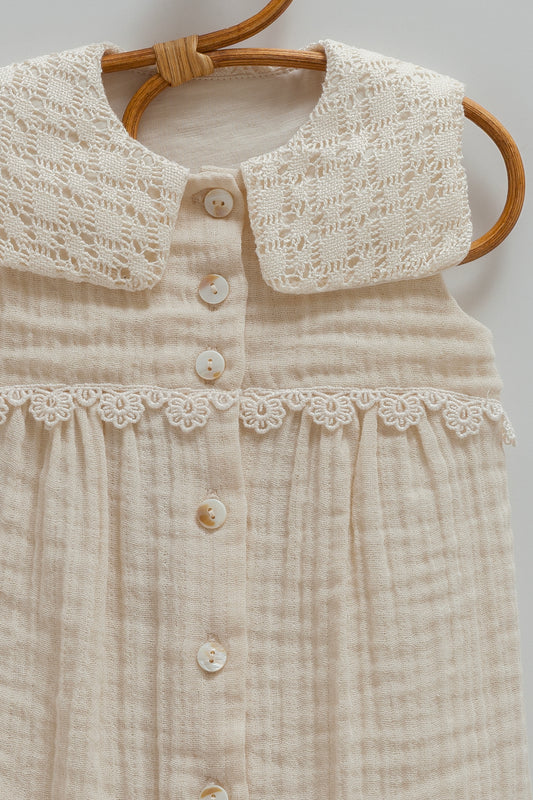 Dantel Yakalı Müslin Bebek Tulum (Bej)